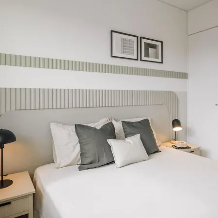 Cacela - 1 Bedroom & Balcony In Parque Nacoes דירה