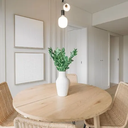 Cacela - 1 Bedroom & Balcony In Parque Nacoes Apartment *